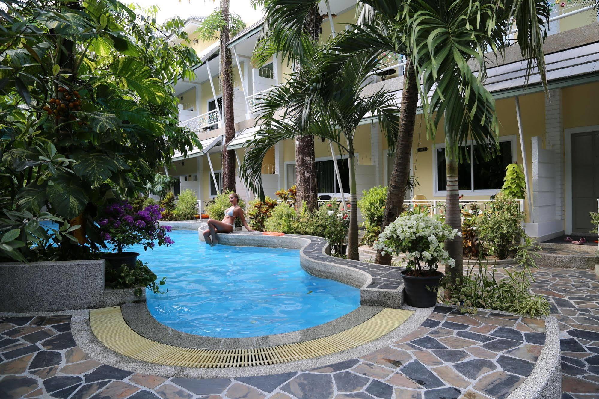 Naka Resort Kamala Beach Buitenkant foto