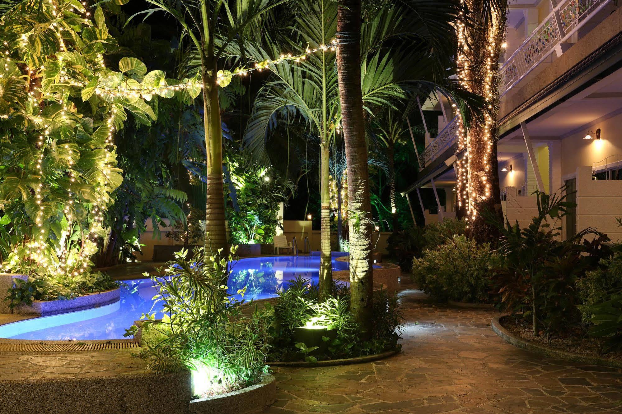 Naka Resort Kamala Beach Buitenkant foto